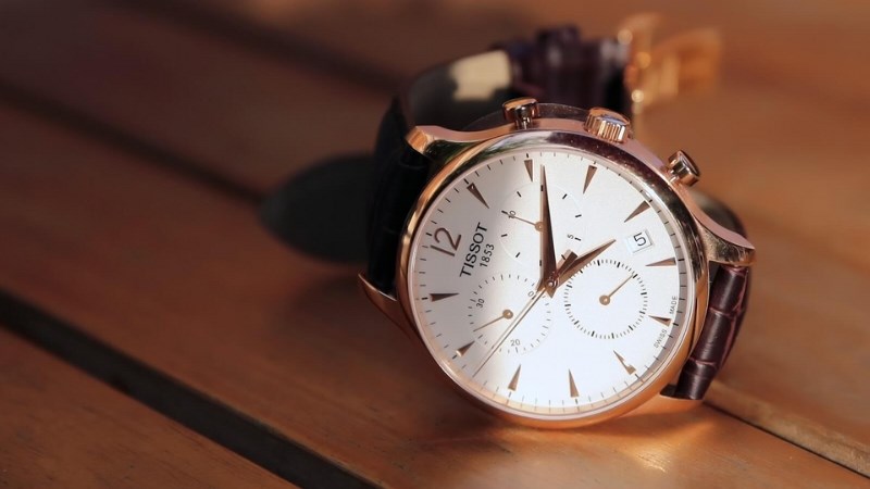 Đồng hồ Tissot c&oacute; thiết kế thanh lịch, tinh tế gi&uacute;p n&acirc;ng cao sự sang trọng cho người d&ugrave;ng