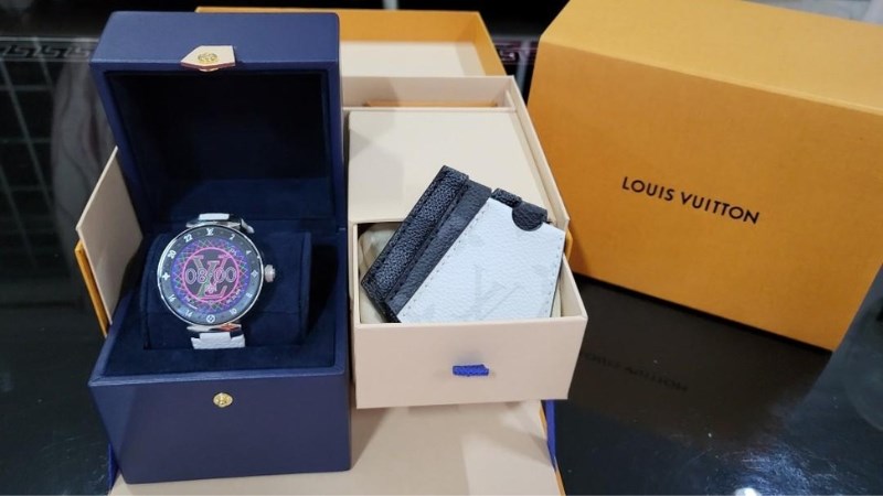 Đồng hồ LV ch&iacute;nh h&atilde;ng c&oacute; thời hạn bảo h&agrave;nh rất d&agrave;i l&ecirc;n tới v&agrave;i năm