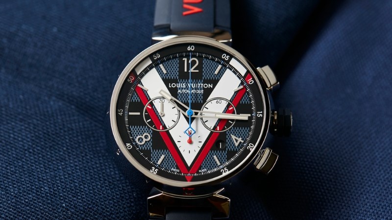 Louis Vuitton Tambour Damier V c&oacute; ngoại h&igrave;nh mạnh mẽ, nam t&iacute;nh