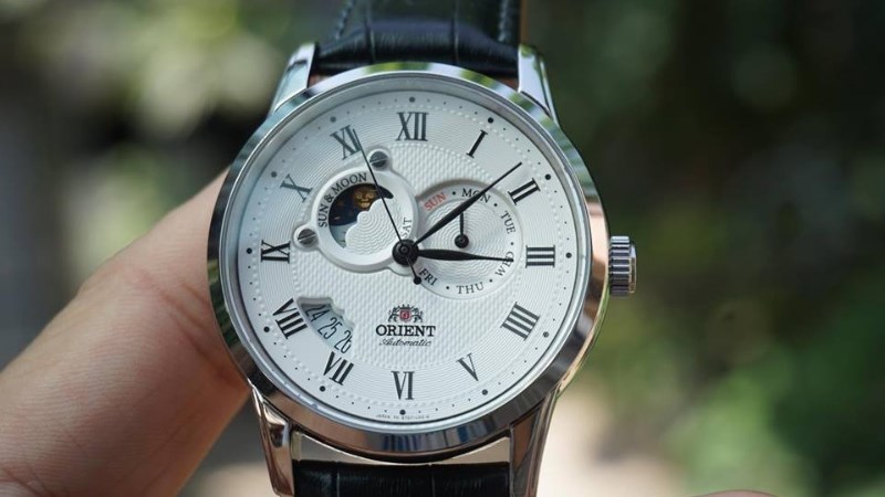 Bộ máy mạnh mẽ của đồng hồ Orient Sun and Moon Bộ máy mạnh mẽ của đồng hồ Orient Sun and Moon