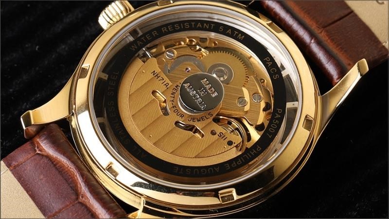 Philippe Auguste sử dụng bộ m&aacute;y đồng hồ đạt chuẩn Nhật Bản