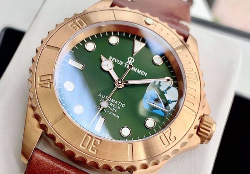 Mẫu đồng hồ c&oacute; thể d&ugrave;ng được cho người y&ecirc;u th&iacute;ch đi bộ hay leo n&uacute;i