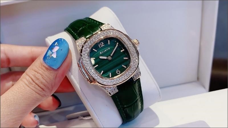 Rivero Green Woman’s được săn đón nhiều bởi thiết kế độc đáo Rivero Green Woman’s được săn đón nhiều bởi thiết kế độc đáo