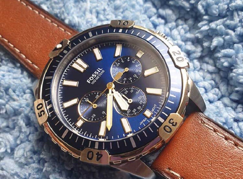 Đồng hồ Fossil c&oacute; nhiều t&iacute;nh năng v&agrave; tiện &iacute;ch