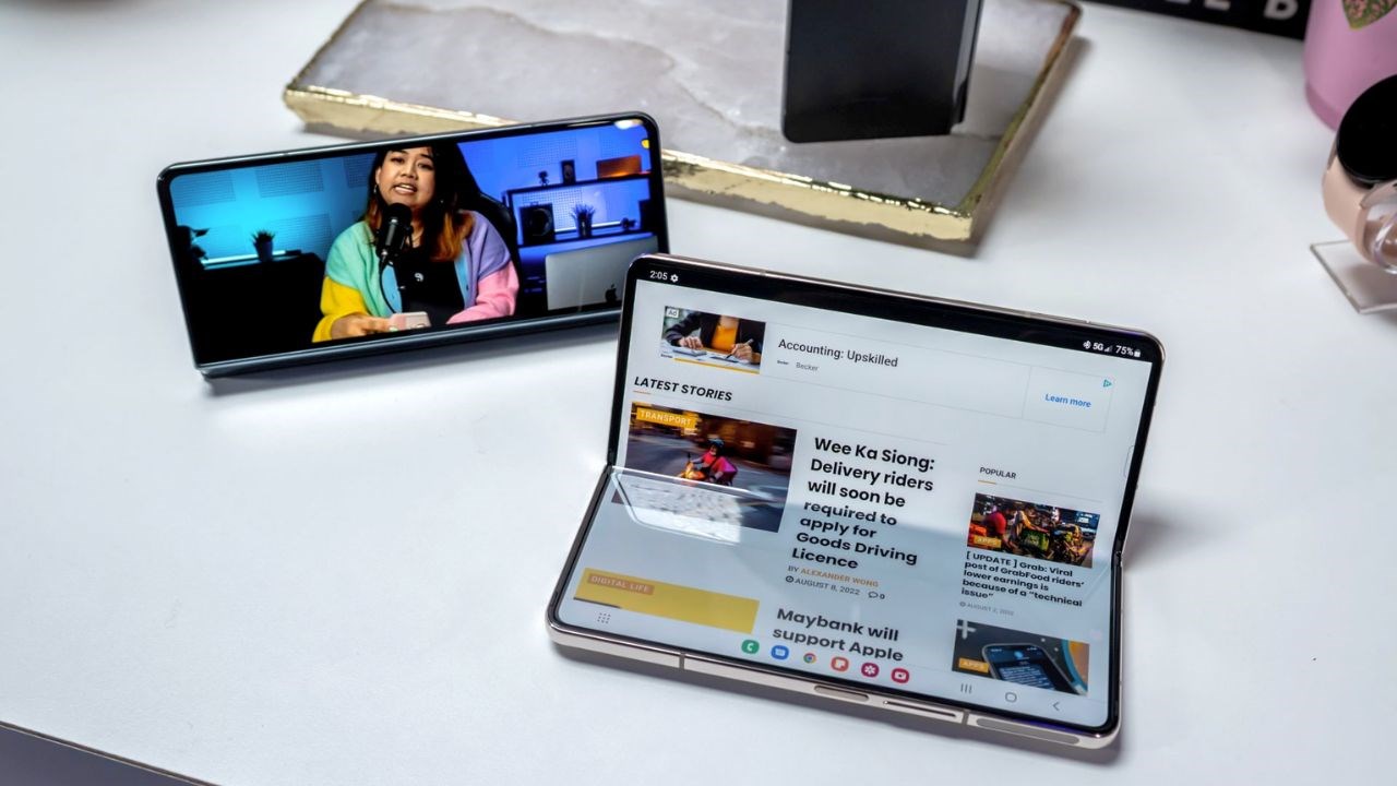 Samsung đang muốn củng cố niềm tin khách hàng vào những sản phẩm màn hình gập của mình (Ảnh: SoyaCincau)