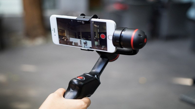 Di chuyển khi cầm gimbal sao cho đúng và hợp lý nhất Di chuyển khi cầm gimbal sao cho đúng và hợp lý nhất