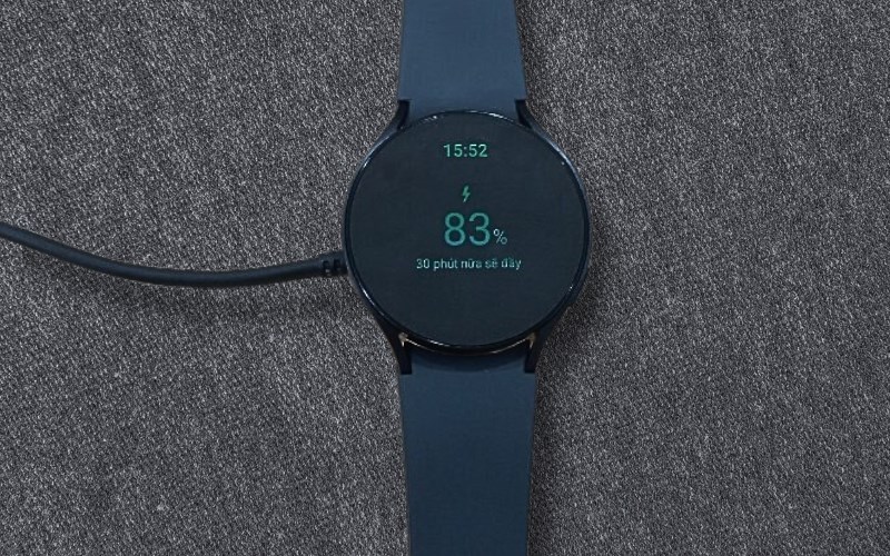 Giao diện sạc pin của Galaxy Watch 6 Giao diện sạc pin của Galaxy Watch 6