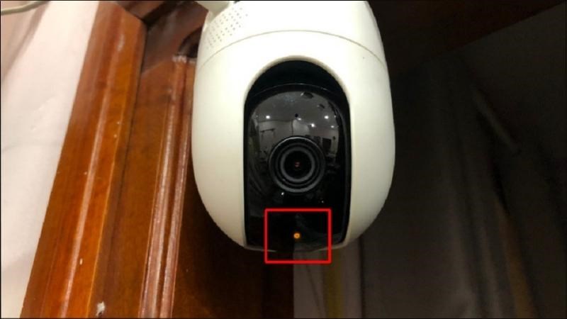 Nên reset camera khi thấy thiết bị báo lỗi đèn đỏ và nhấp nháy liên tục