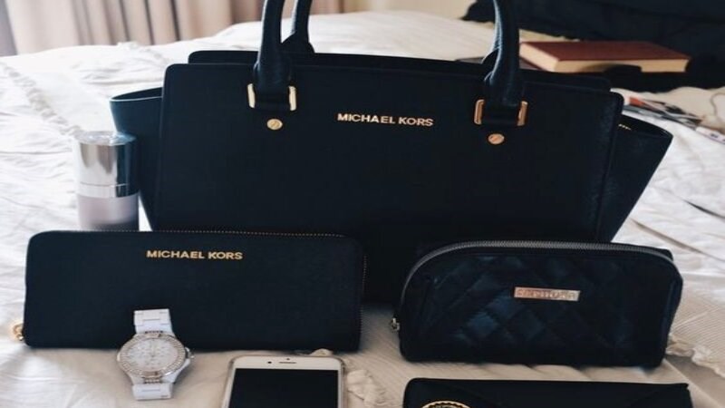 Thương hiệu Michael Kors nổi tiếng toàn thế giới Thương hiệu Michael Kors nổi tiếng toàn thế giới