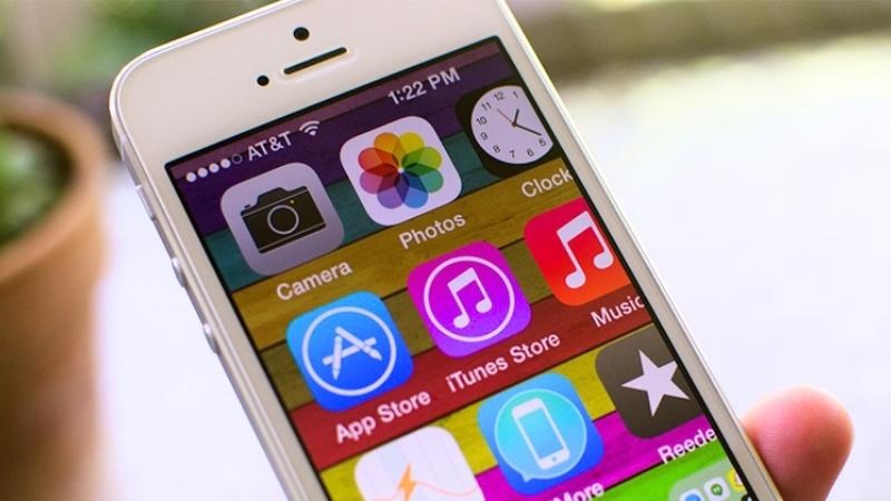 Bạn v&ocirc; t&igrave;nh bật chức năng ph&oacute;ng to m&agrave;n h&igrave;nh của iPhone 