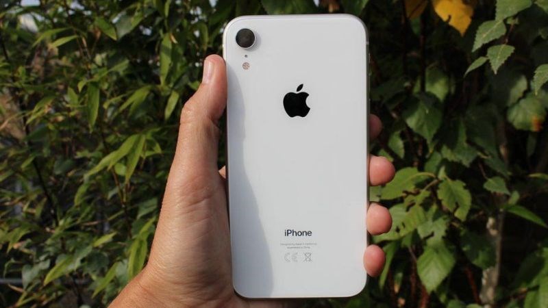 M&agrave;u trắng sang trọng, ph&ugrave; hợp với người d&ugrave;ng th&iacute;ch sự nh&atilde; nhặn