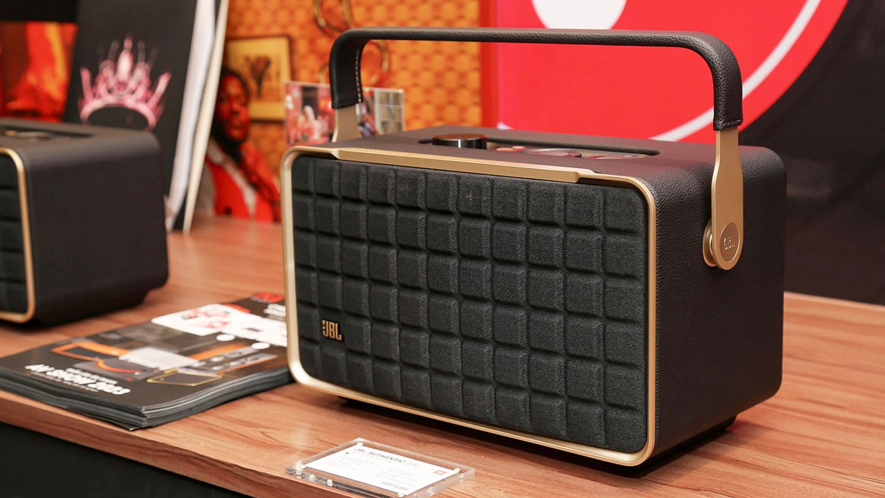 Mở bán loa JBL Authentics A300: Tặng tai nghe trị giá 4.99 triệu! Mở bán loa JBL Authentics A300: Tặng tai nghe trị giá 4.99 triệu!