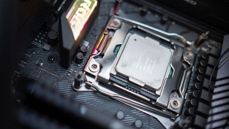 T&iacute;ch hợp card đồ họa mạnh mẽ