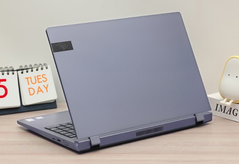 Sử dụng con chip Intel thế hệ mới gi&uacute;p giải quyết mượt m&agrave; c&aacute;c t&aacute;c vụ