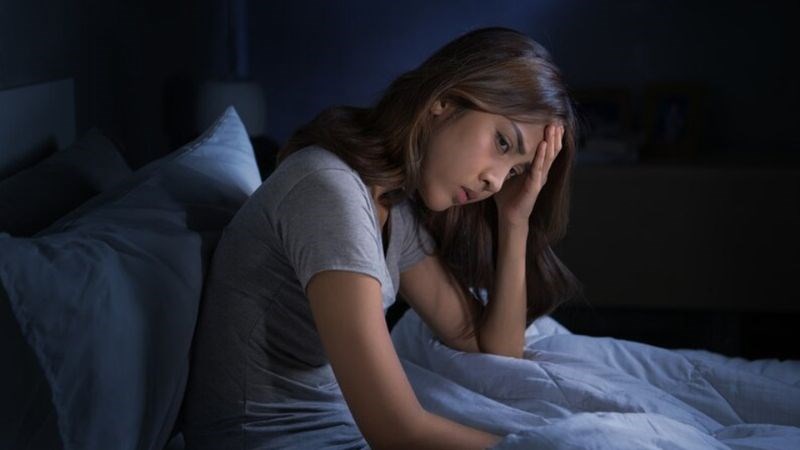 Khó ngủ là tình trạng bạn mất nhiều thời gian mà không thể đi vào giấc ngủ Khó ngủ là tình trạng bạn mất nhiều thời gian mà không thể đi vào giấc ngủ