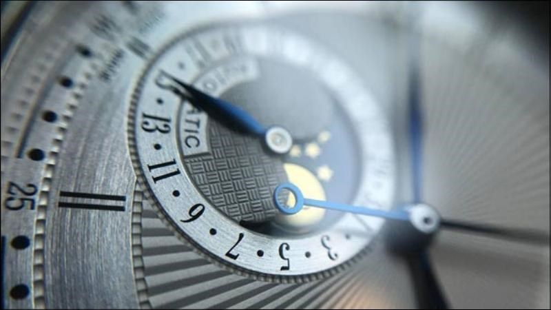 Kim nung xanh thường được sử dụng để gia c&ocirc;ng c&aacute;c loại đồng hồ cao cấp