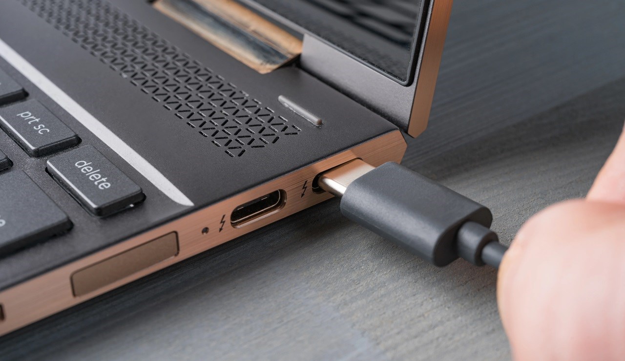 Màn hình máy tính AOC có cổng Type-C 65W sạc được cho laptop rẻ nhất thị trường