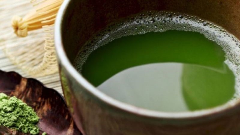 Uống nước từ lá lốt giúp giảm các triệu chứng đau nhức xương khớp đáng kể