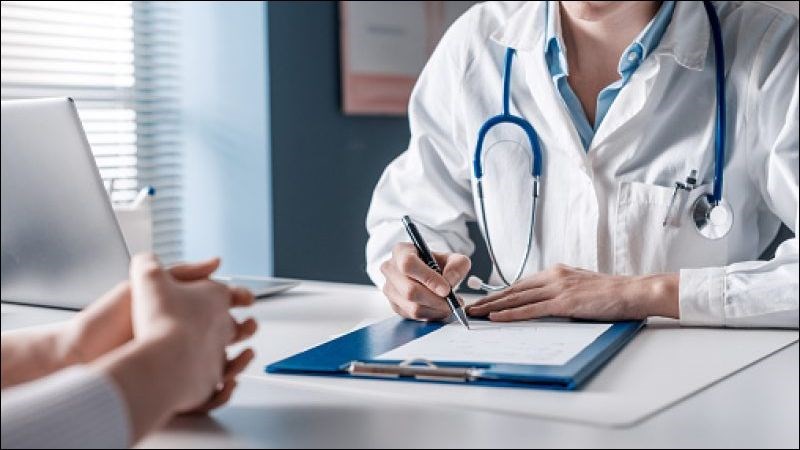 Bạn nên thăm khám bác sĩ chuyên khoa để được chẩn đoán và chỉ định điều trị phù hợp