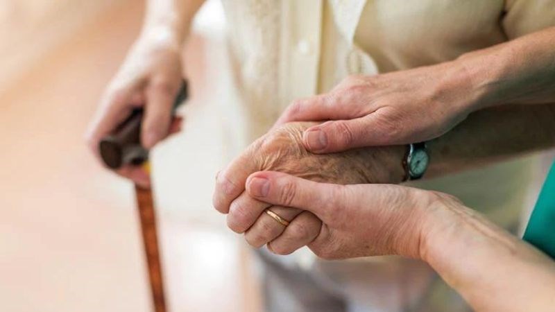 Parkinson là bệnh lý thường xuất hiện ở người cao tuổi Parkinson là bệnh lý thường xuất hiện ở người cao tuổi