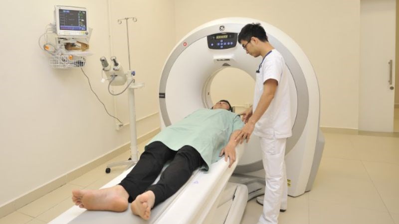 Chụp cộng hưởng từ sọ não có thể giúp chẩn đoán nguyên nhân gây bệnh
