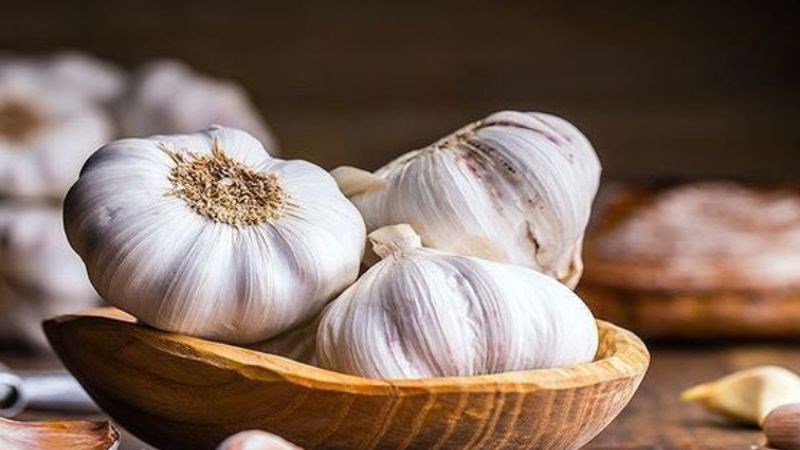 Bà bầu nên hạn chế ăn tỏi để tránh ảnh hưởng đến mùi vị sữa Bà bầu nên hạn chế ăn tỏi để tránh ảnh hưởng đến mùi vị sữa