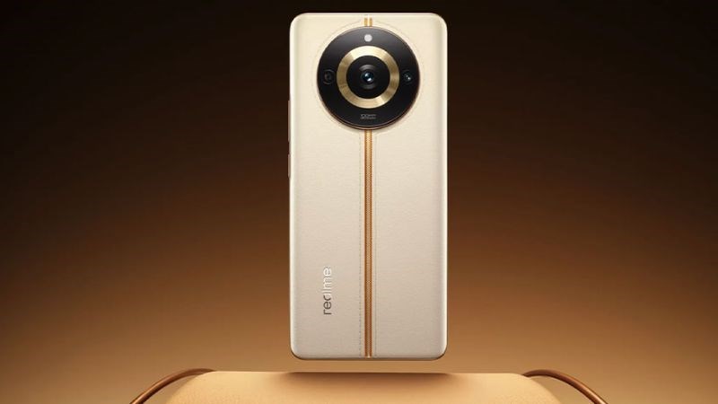 C&ugrave;ng ra mắt với ngoại h&igrave;nh độc đ&aacute;o c&oacute; vạch m&agrave;u v&agrave;ng b&oacute;ng ở lưng m&aacute;y