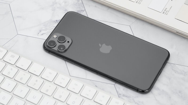 iPhone 11 Pro Max c&oacute; thiết kế sang trọng