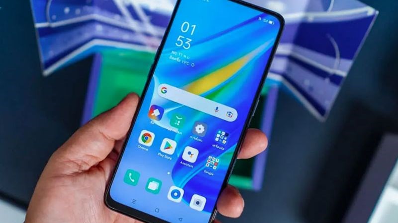 Cả hai đều đi k&egrave;m 8GB RAM v&agrave; bộ nhớ trong 128GB