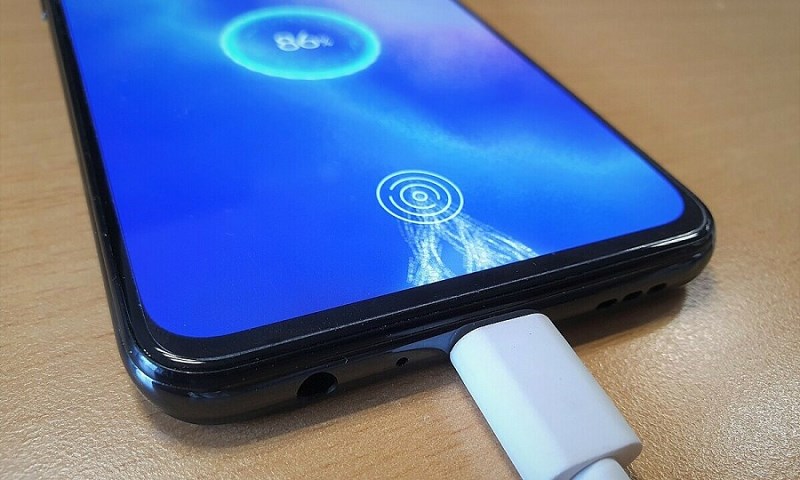 T&iacute;nh năng sạc nhanh của OPPO Reno5 l&ecirc;n đến 5W