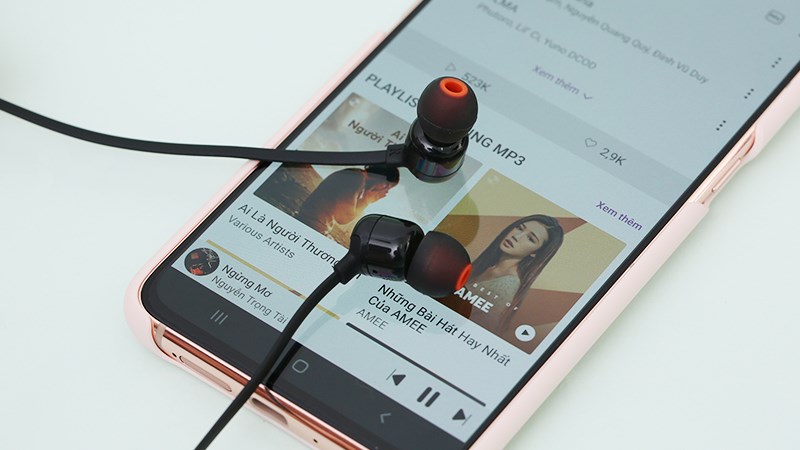 Thiết kế trẻ trung, gọn g&agrave;ng, kh&ocirc;ng bị vướng v&iacute;u