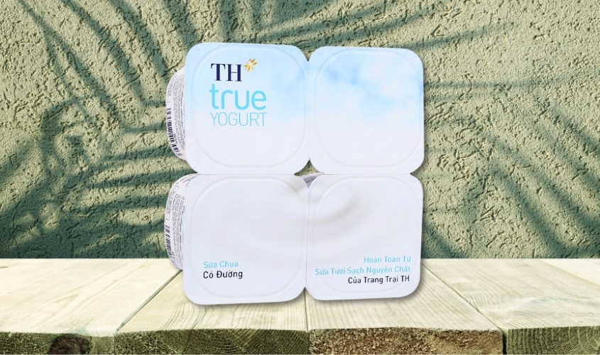 Lốc 4 hộp sữa chua có đường TH true YOGURT 100g (từ 1 tuổi)