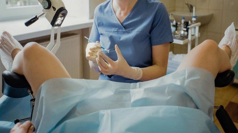 Xét nghiệm Pap có thể giúp bác sĩ phát hiện các tổn thương tiền ung thư ở cổ tử cung
