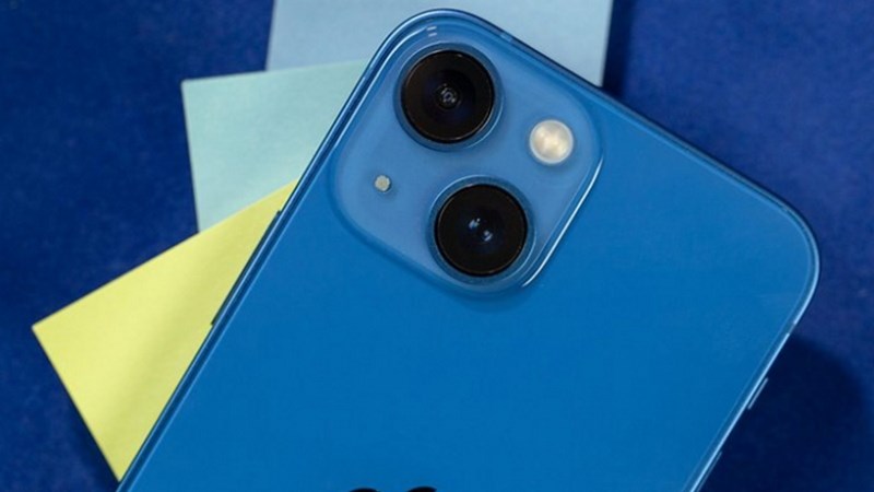 Khung viền bằng nh&ocirc;m v&agrave; mặt lưng l&agrave;m bằng k&iacute;nh sang trọng