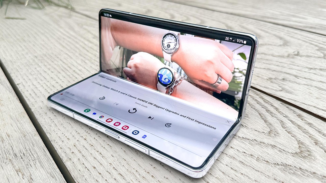 Samsung có thể đang phát triển Galaxy Z Fold6 Ultra