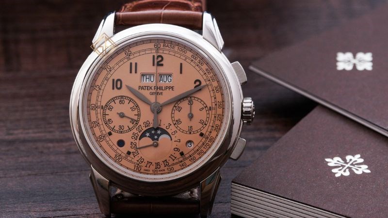 Phong c&aacute;ch cổ điển của thiết kế đ&atilde; khiến Patek Philippe 5270P ấn tượng