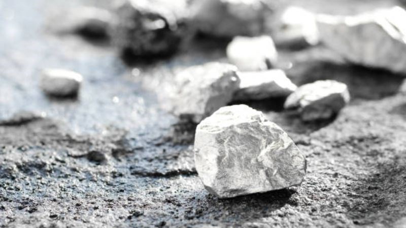 Qu&aacute; tr&igrave;nh chế t&aacute;c bạch kim gặp nhiều kh&oacute; khăn