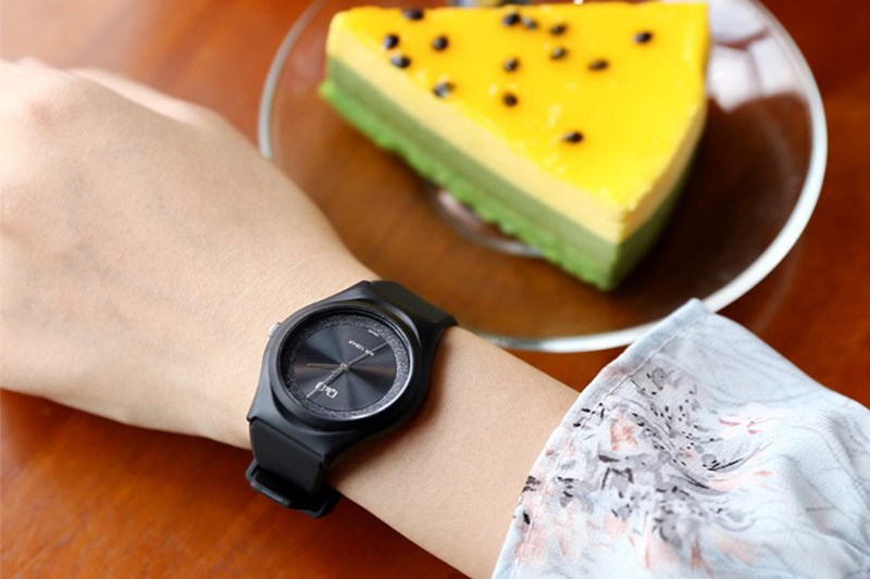 Thiết kế tinh tế đồng bộ m&agrave;u sắc gi&uacute;p nổi bật đ&ocirc;i tay của bạn