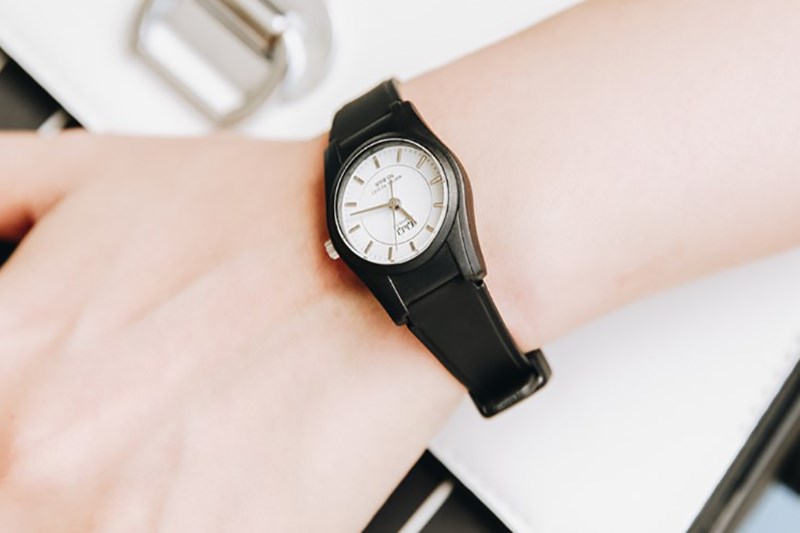 Cảm gi&aacute;c thanh lịch, sang trọng khi đeo