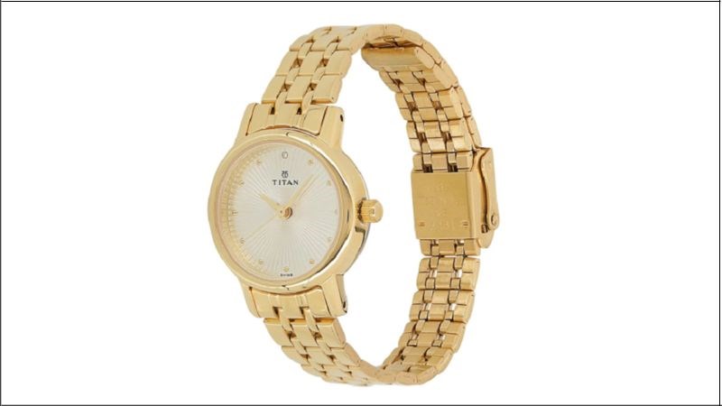 Đồng hồ TITAN 2593YM01 thiết kế đơn giản nhưng vẫn có nét riêng Đồng hồ TITAN 2593YM01 thiết kế đơn giản nhưng vẫn có nét riêng