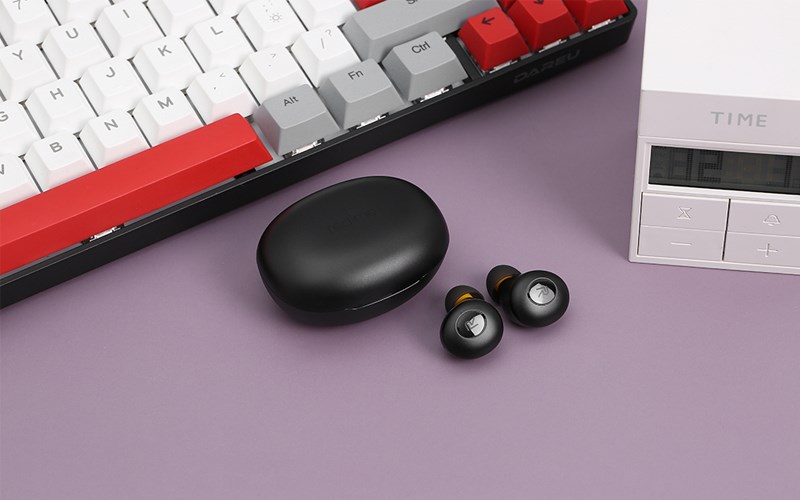 Cảm gi&aacute;c cầm cực k&igrave; dễ chịu, kh&ocirc;ng bị cấn tay