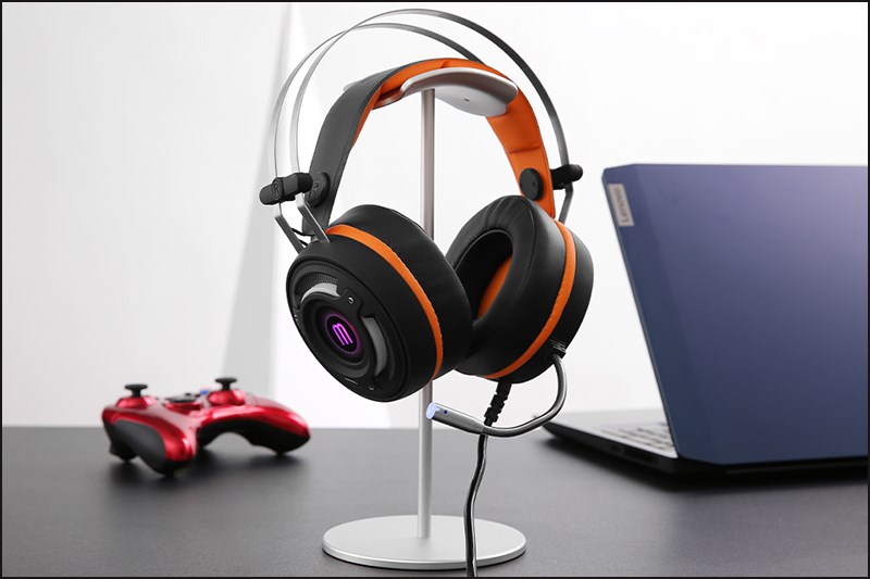 Tai nghe c&oacute; thiết kế s&agrave;nh điệu, đậm chất gaming