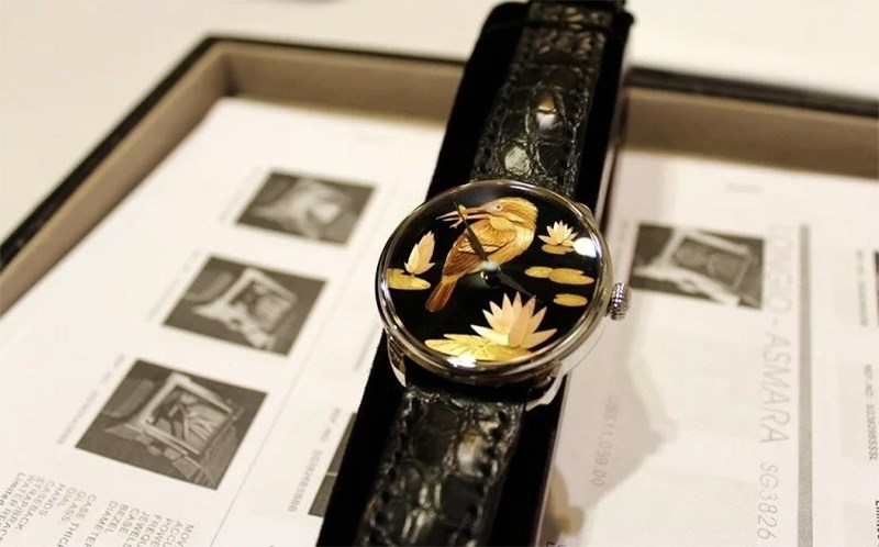 Đồng hồ sở hữu thiết kế đẹp mắt v&agrave; ấn tượng