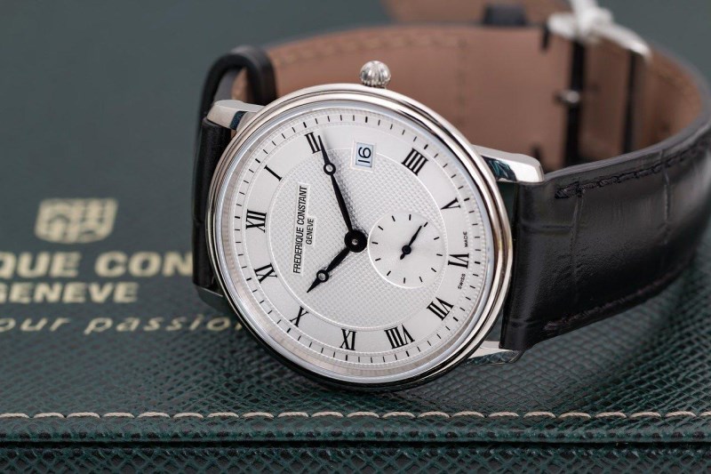 Đồng hồ Frederique Constant gây ấn tượng nhờ vào kiểu dáng thiết kế tối giản