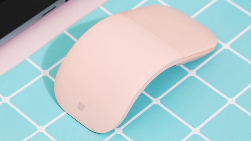 Thiết kế độc lạ với dạng gấp, c&oacute; thể duỗi thẳng 