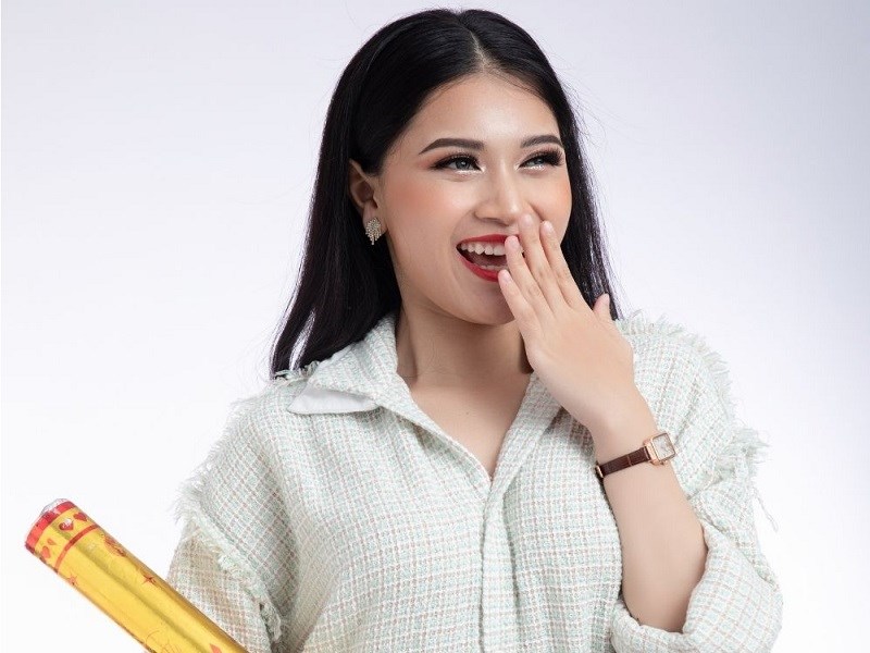 Thiết kế thu hút, màu nâu sang trọng Thiết kế thu hút, màu nâu sang trọng