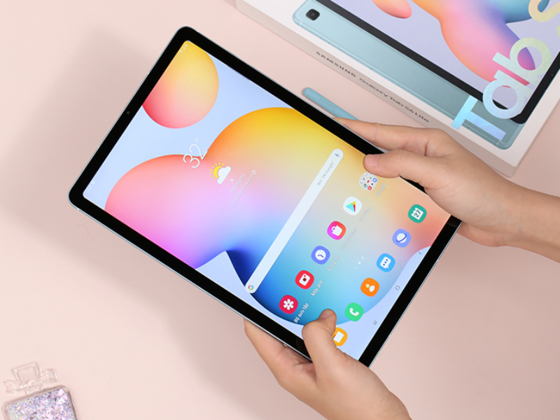 Sở hữu màn hình rộng tới 10.4 inch Sở hữu màn hình rộng tới 10.4 inch