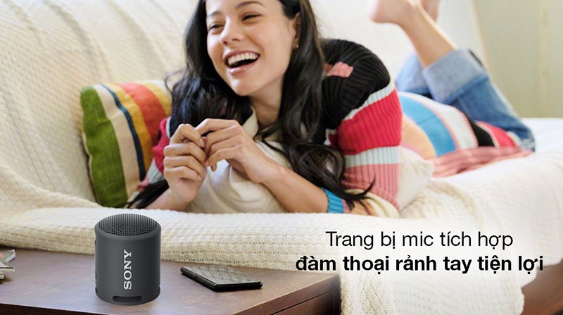 Loa còn được trang bị mic tích hợp hỗ trợ bạn gọi điện rảnh tay, tiện lợi Loa còn được trang bị mic tích hợp hỗ trợ bạn gọi điện rảnh tay, tiện lợi