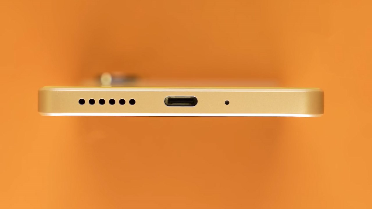 Cạnh dưới của POCO X6 Neo