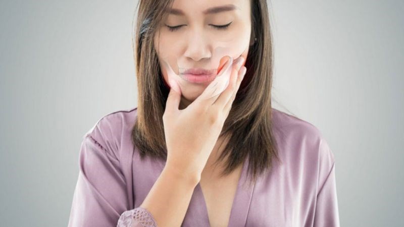 Khi xuất hiện đau dai dẳng khớp hàm, người bệnh nên đến các cơ sở y tế để được điều trị